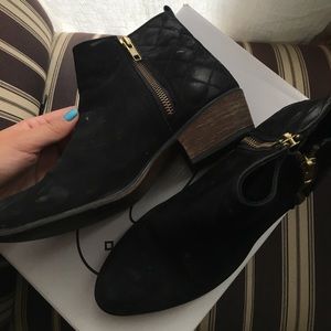 Steve Madden Nyrvana Booties